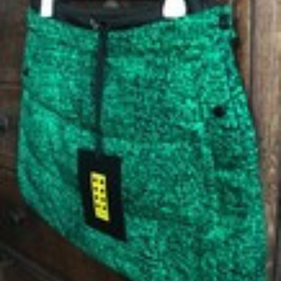 MONCLER GENIUS 1 Moncler JW Anderson Green Down Mini Skirt - Size 42/6 - $935 - Picture 4 of 8